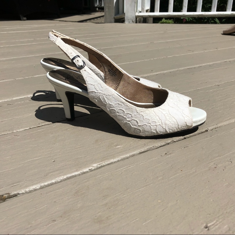 WHITE LACE HEELS